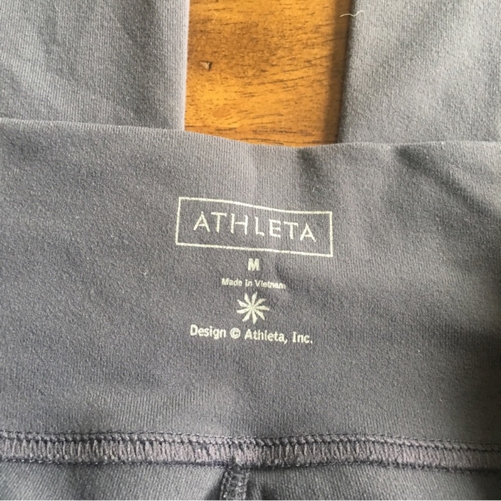 Athleta Fusion Flare Yoga Pants 🧘🏻‍♀️ - Picture 4 of 6